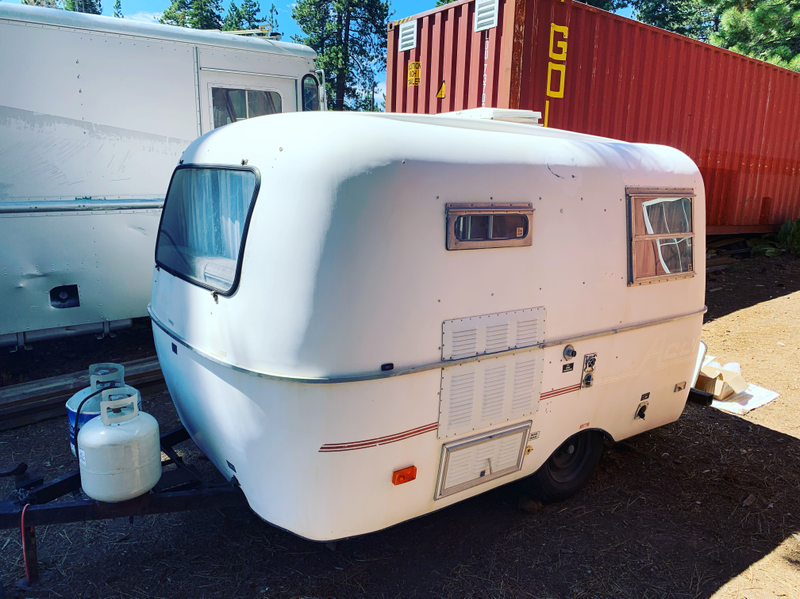 Illustration for article titled I Just Bought A Tiny 40-Year-Old Travel Trailer And I'm Going To Live In It